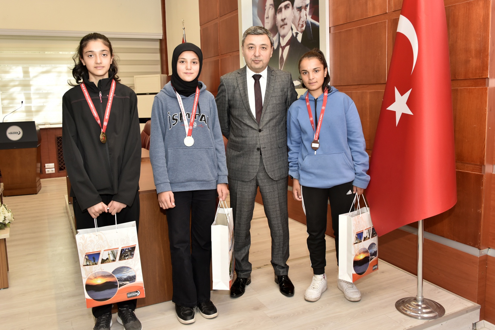 Öğrencilerin 100.yıl hediyesi dron oldu 17