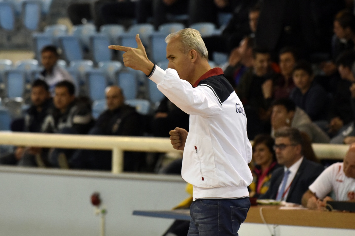 Voleybol derbisi Torul’un: 3-0 13