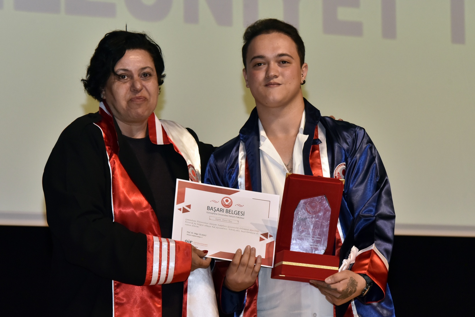 İletişim Fakültesinde mezuniyet heyecanı 19