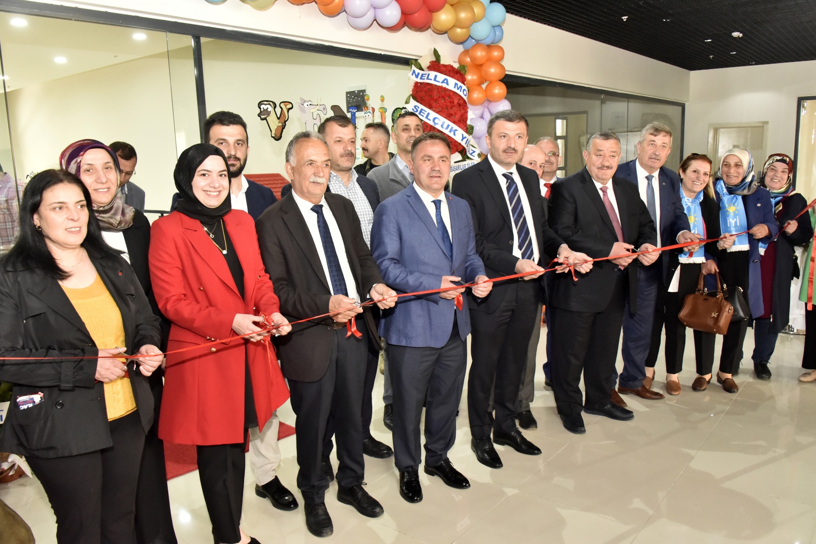 Anne ve çocuklara özel “Venüs Park Kafe” açıldı 7