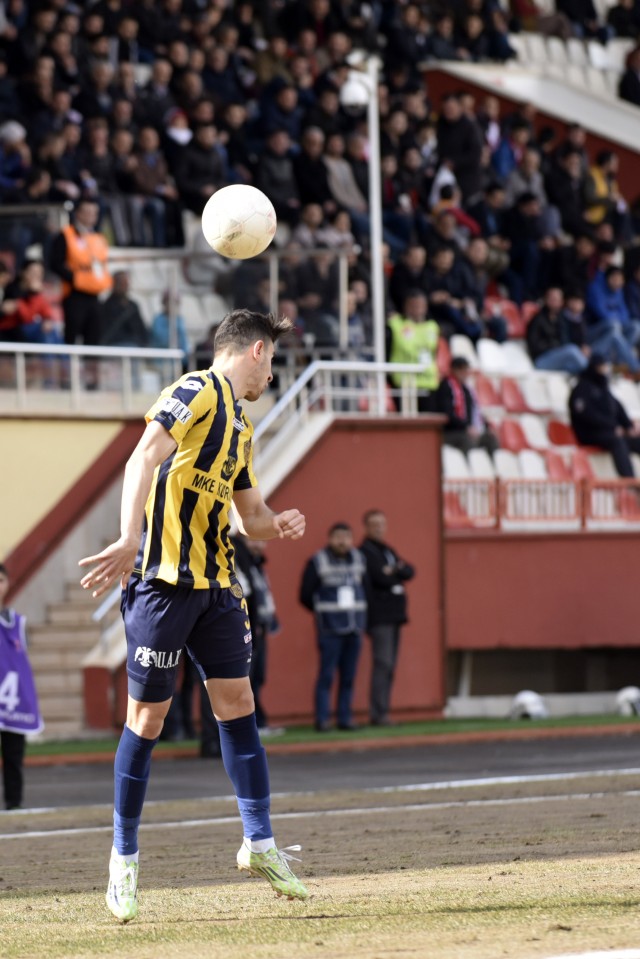 Gümüş evinde kral: 2-0 16