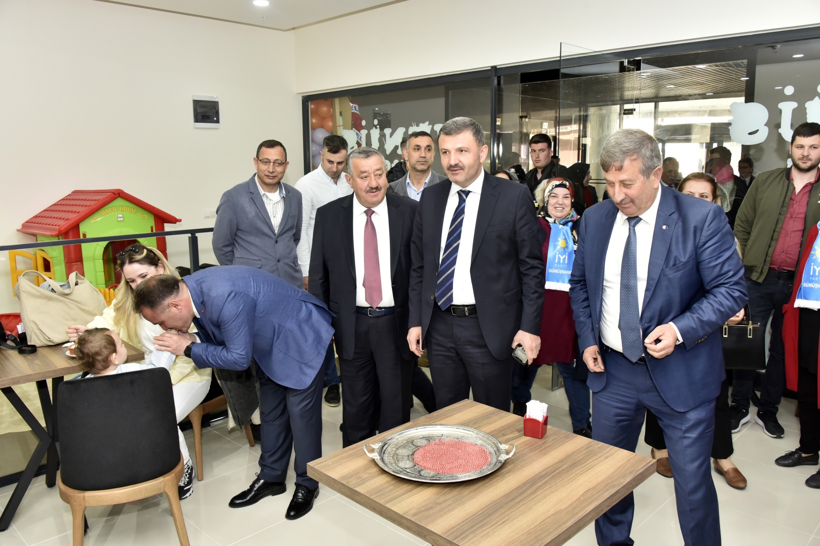 Anne ve çocuklara özel “Venüs Park Kafe” açıldı 5