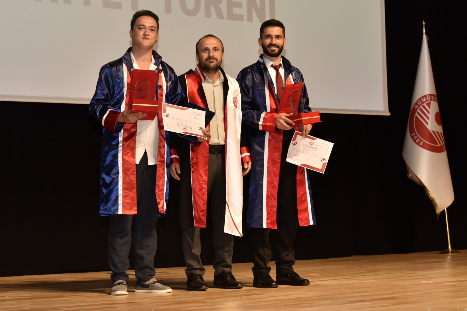 İletişim Fakültesinde mezuniyet heyecanı 10