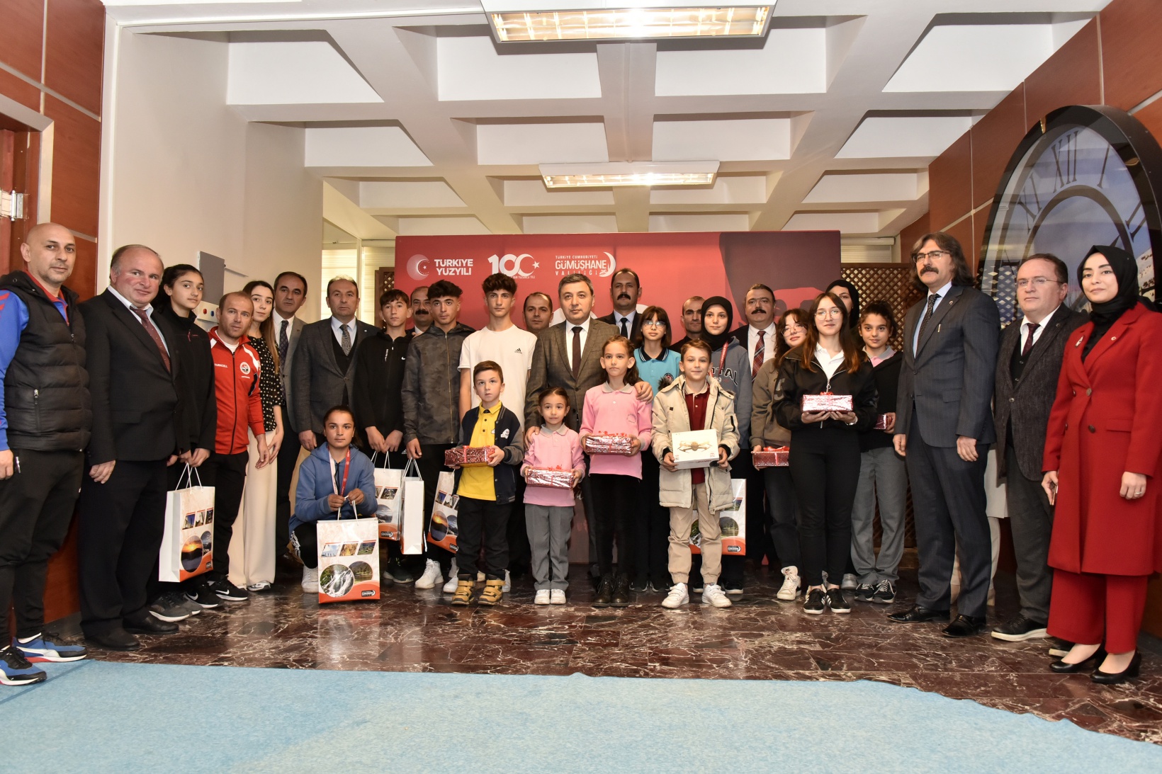 Öğrencilerin 100.yıl hediyesi dron oldu 6