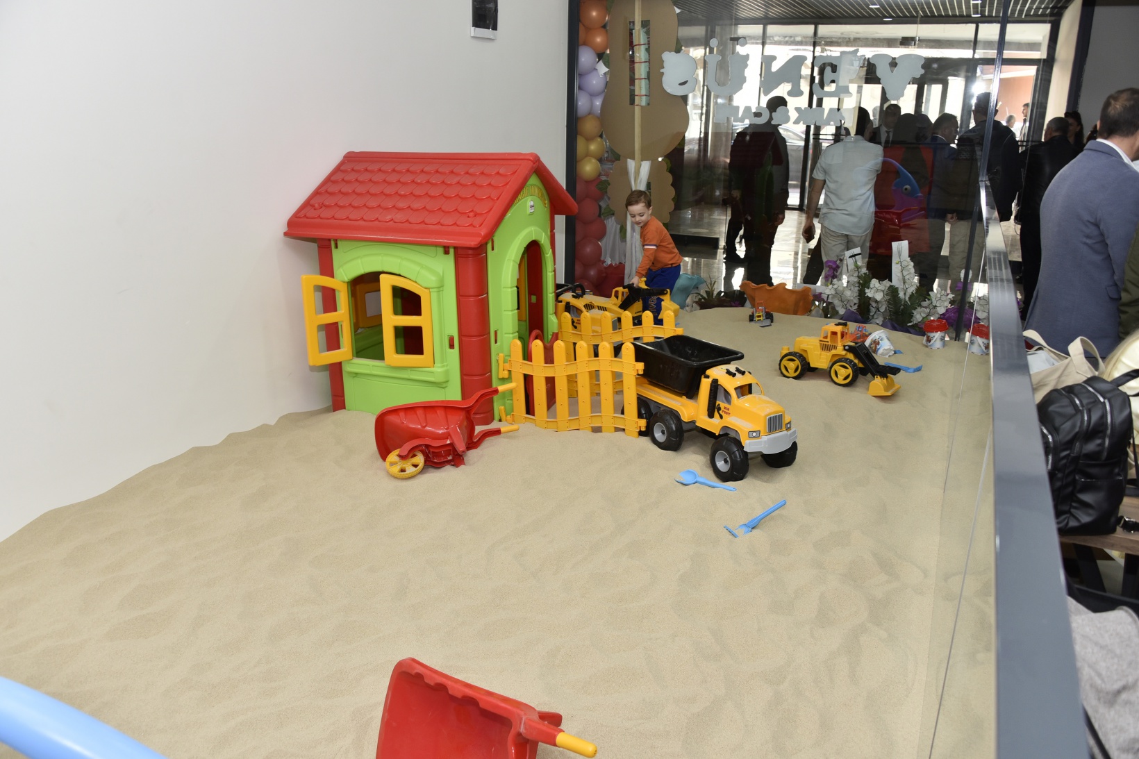 Anne ve çocuklara özel “Venüs Park Kafe” açıldı 1