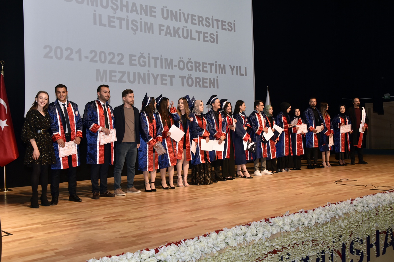 İletişim Fakültesinde mezuniyet heyecanı 18