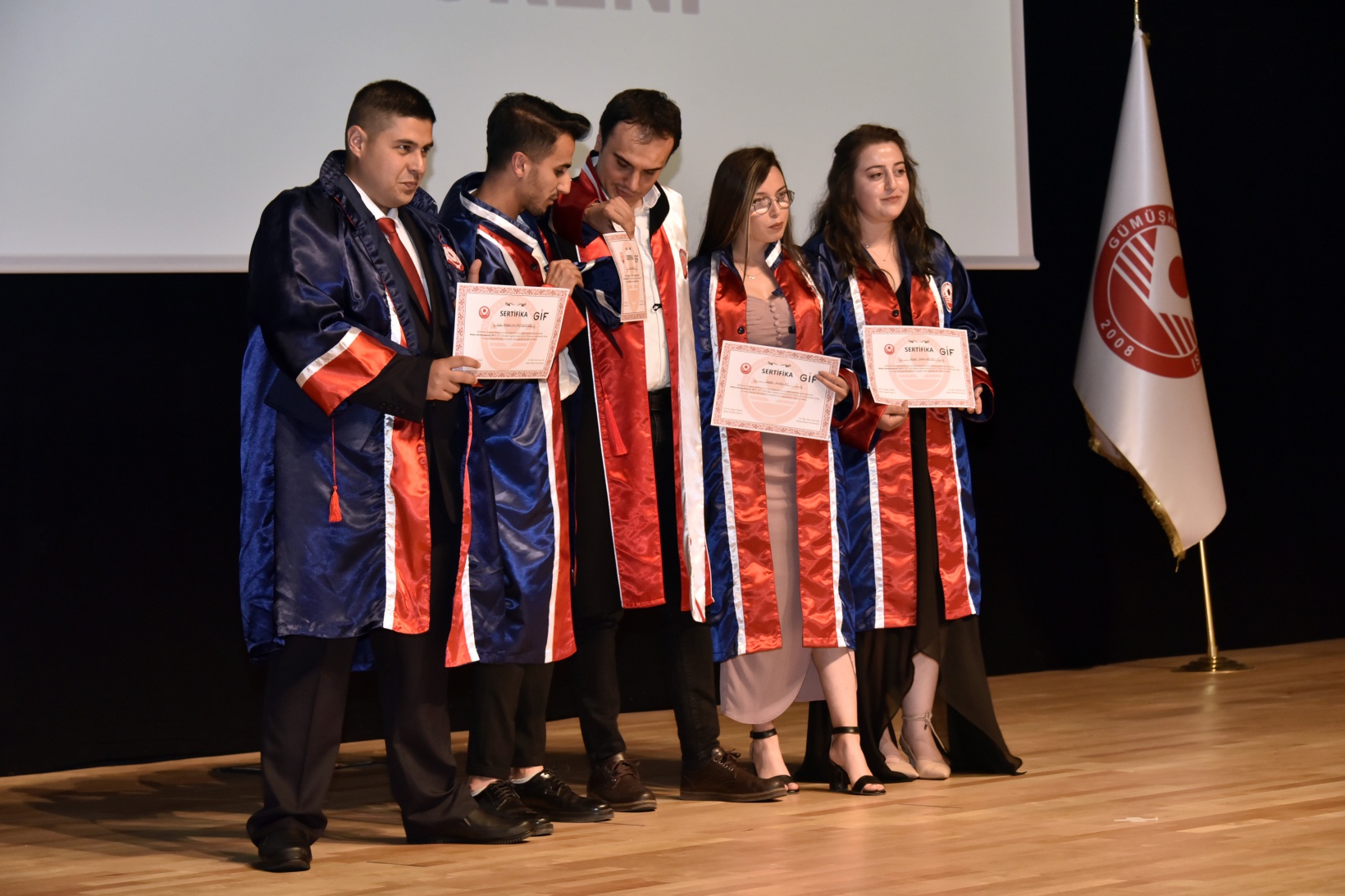 İletişim Fakültesinde mezuniyet heyecanı 15