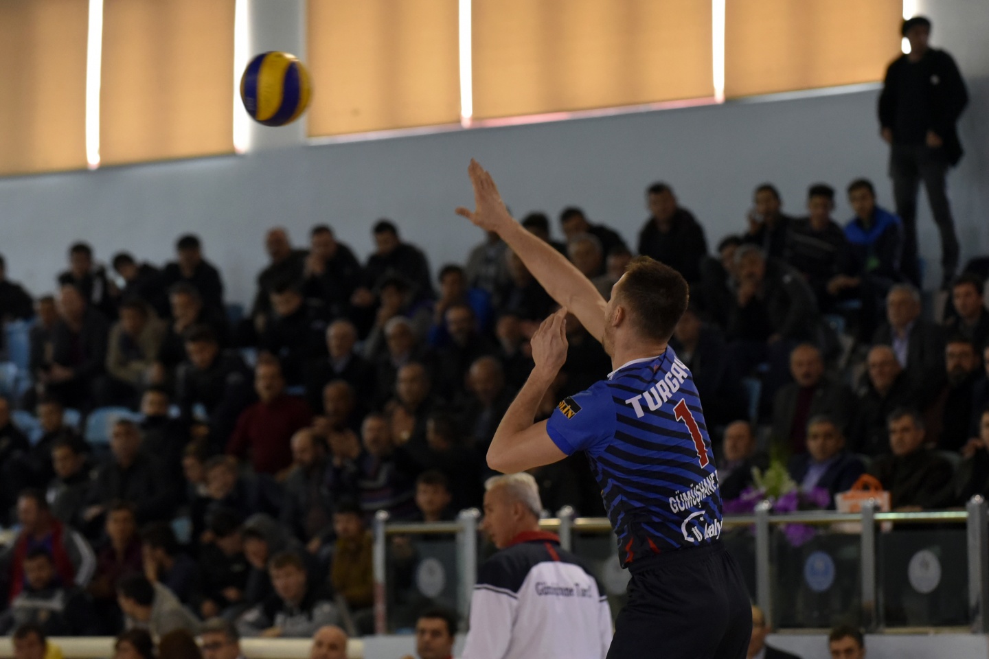 Voleybol derbisi Torul’un: 3-0 25
