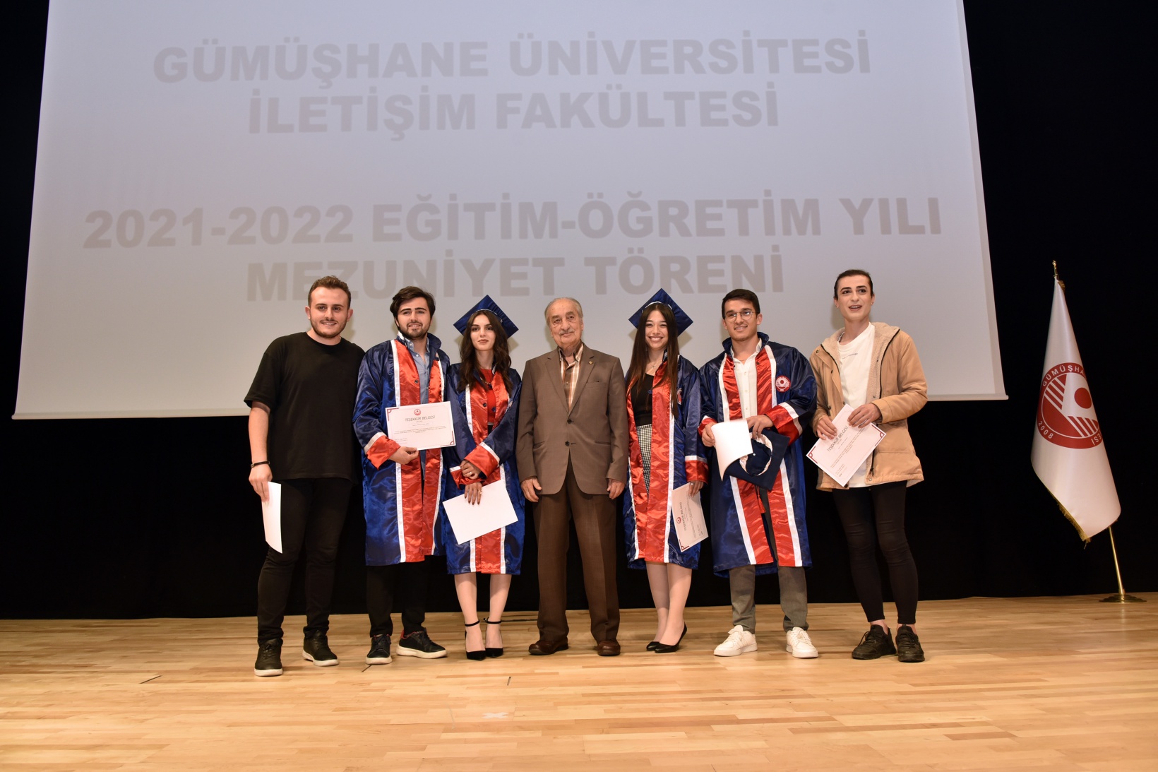 İletişim Fakültesinde mezuniyet heyecanı 28