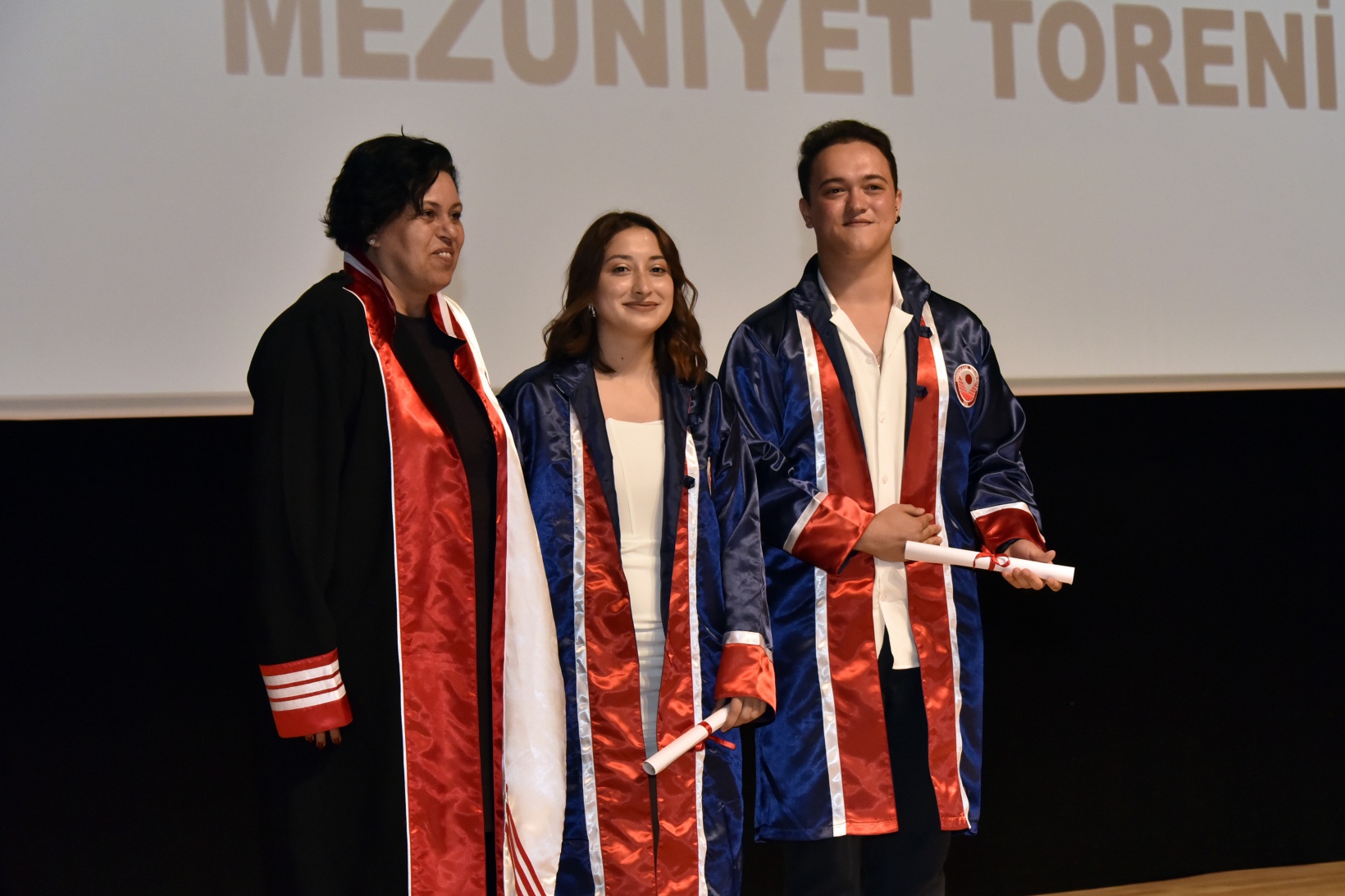 İletişim Fakültesinde mezuniyet heyecanı 30