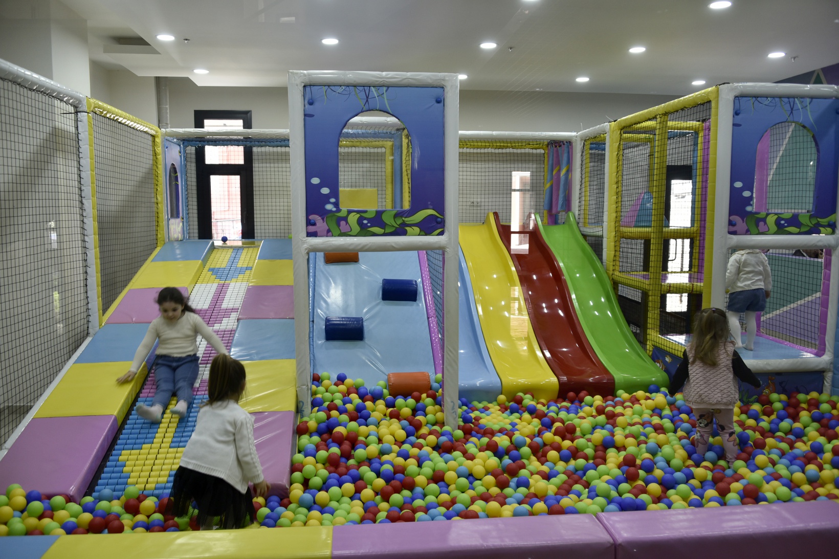 Anne ve çocuklara özel “Venüs Park Kafe” açıldı 3