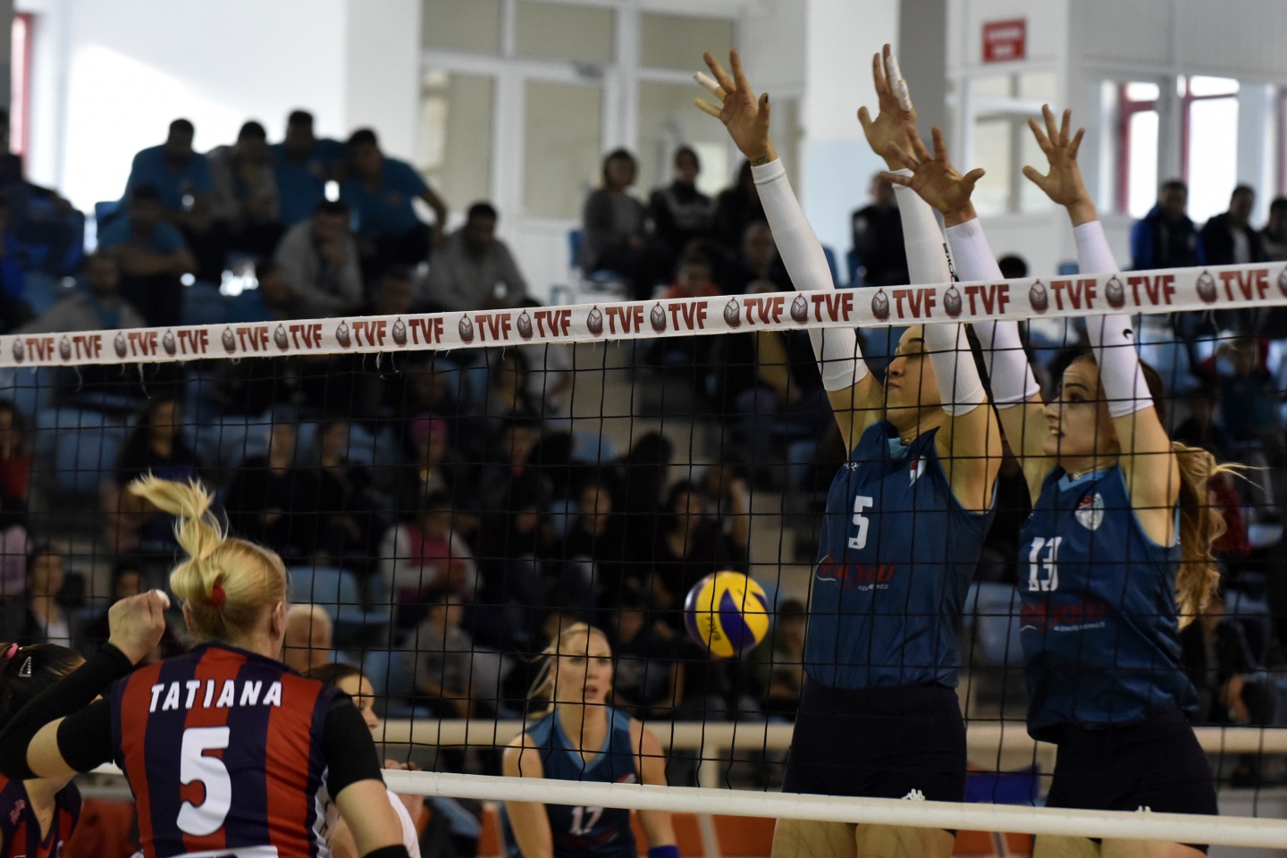 Gümüş Kızlar değil taraftar üzdü 7