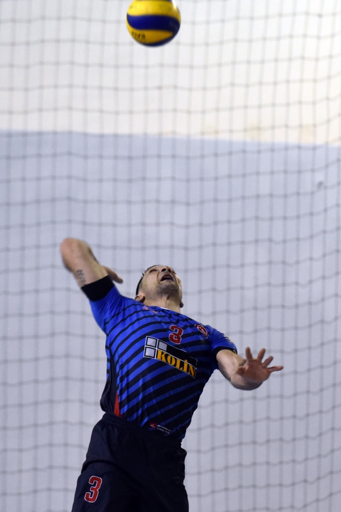 Voleybol derbisi Torul’un: 3-0 32