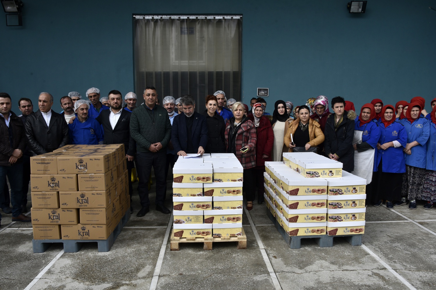 Varan’dan kınalı kuzulara doğal enerji kaynağı pestil ve köme 1