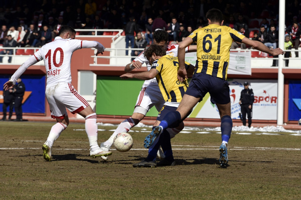 Gümüş evinde kral: 2-0 28