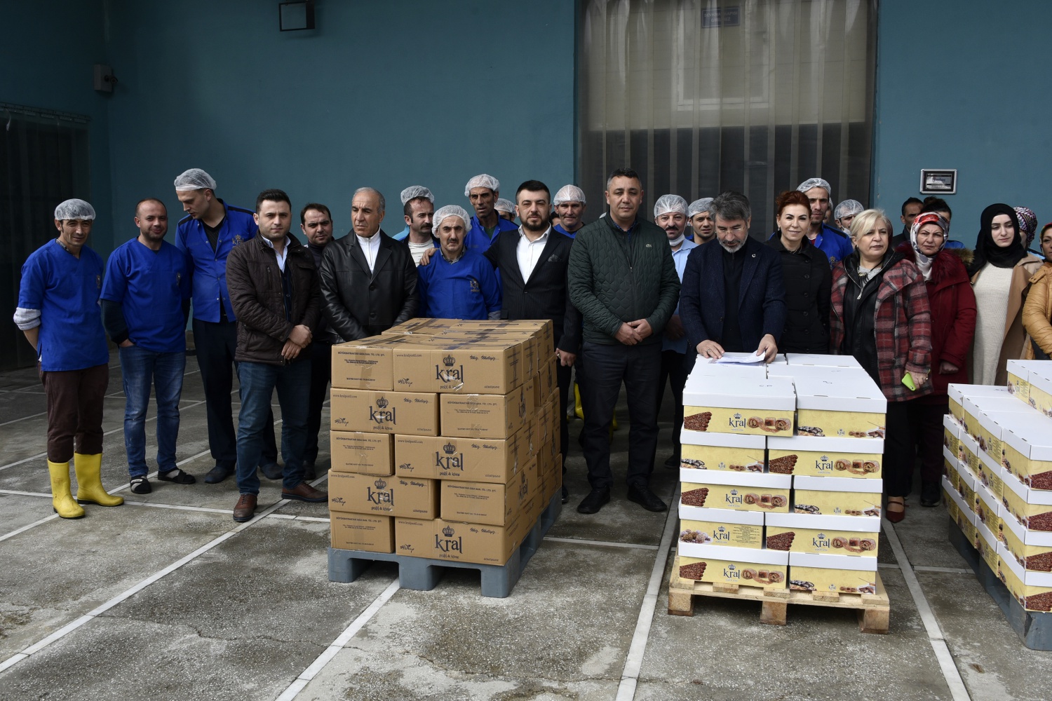 Varan’dan kınalı kuzulara doğal enerji kaynağı pestil ve köme 4