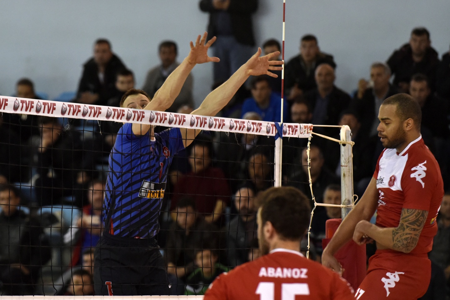 Voleybol derbisi Torul’un: 3-0 34