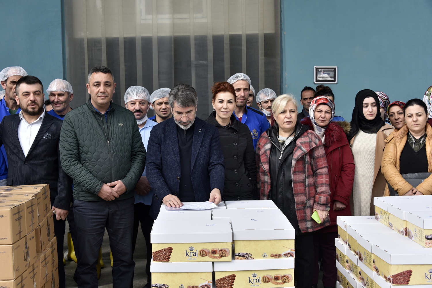 Varan’dan kınalı kuzulara doğal enerji kaynağı pestil ve köme 2