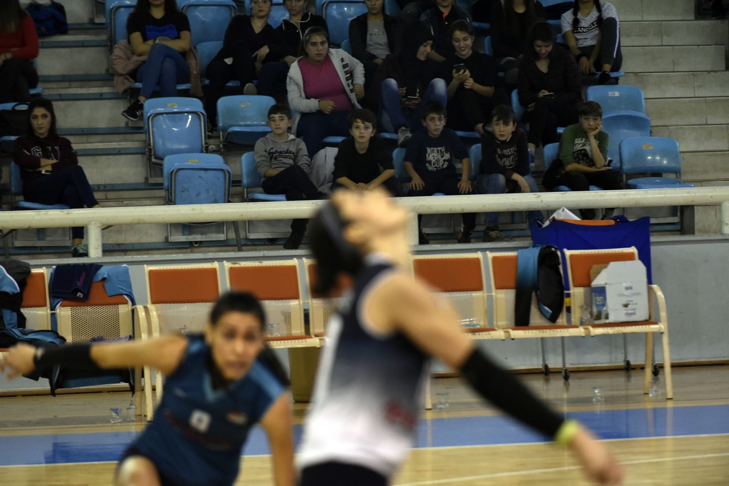 Gümüş Kızlar değil taraftar üzdü 12