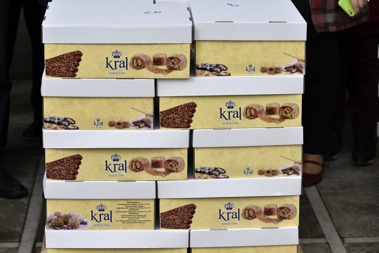 Varan’dan kınalı kuzulara doğal enerji kaynağı pestil ve köme 5