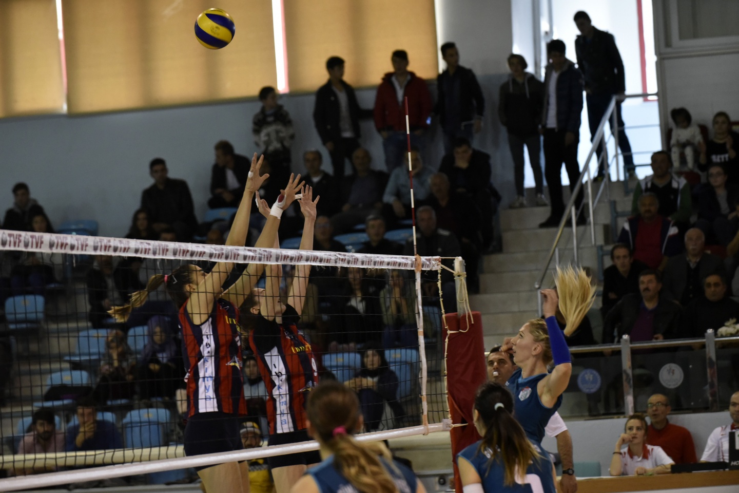 Gümüş Kızlar değil taraftar üzdü 13