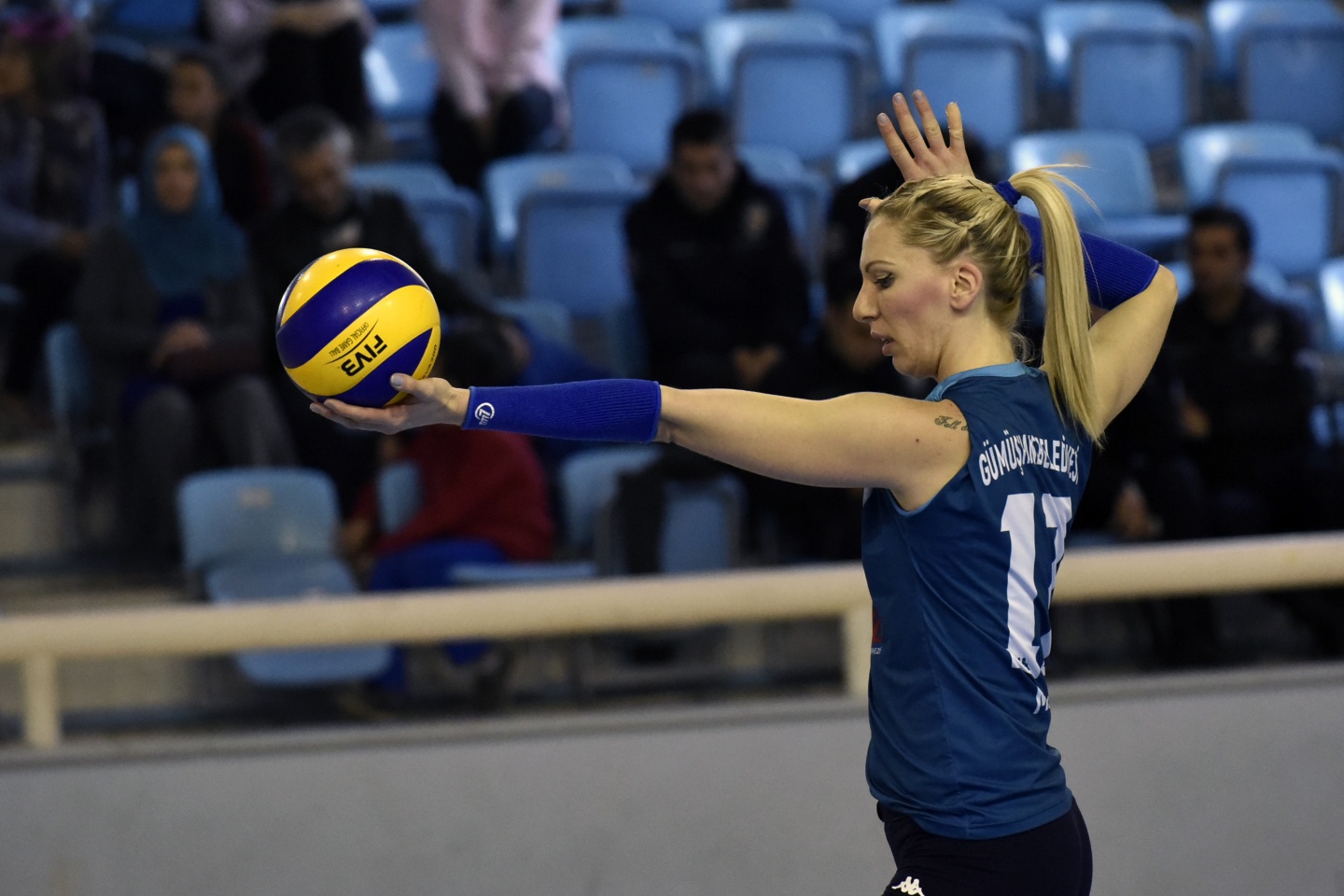 Gümüş Kızlar değil taraftar üzdü 18