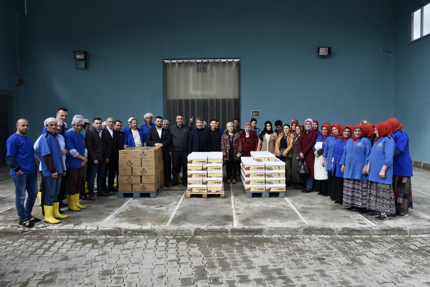 Varan’dan kınalı kuzulara doğal enerji kaynağı pestil ve köme 10