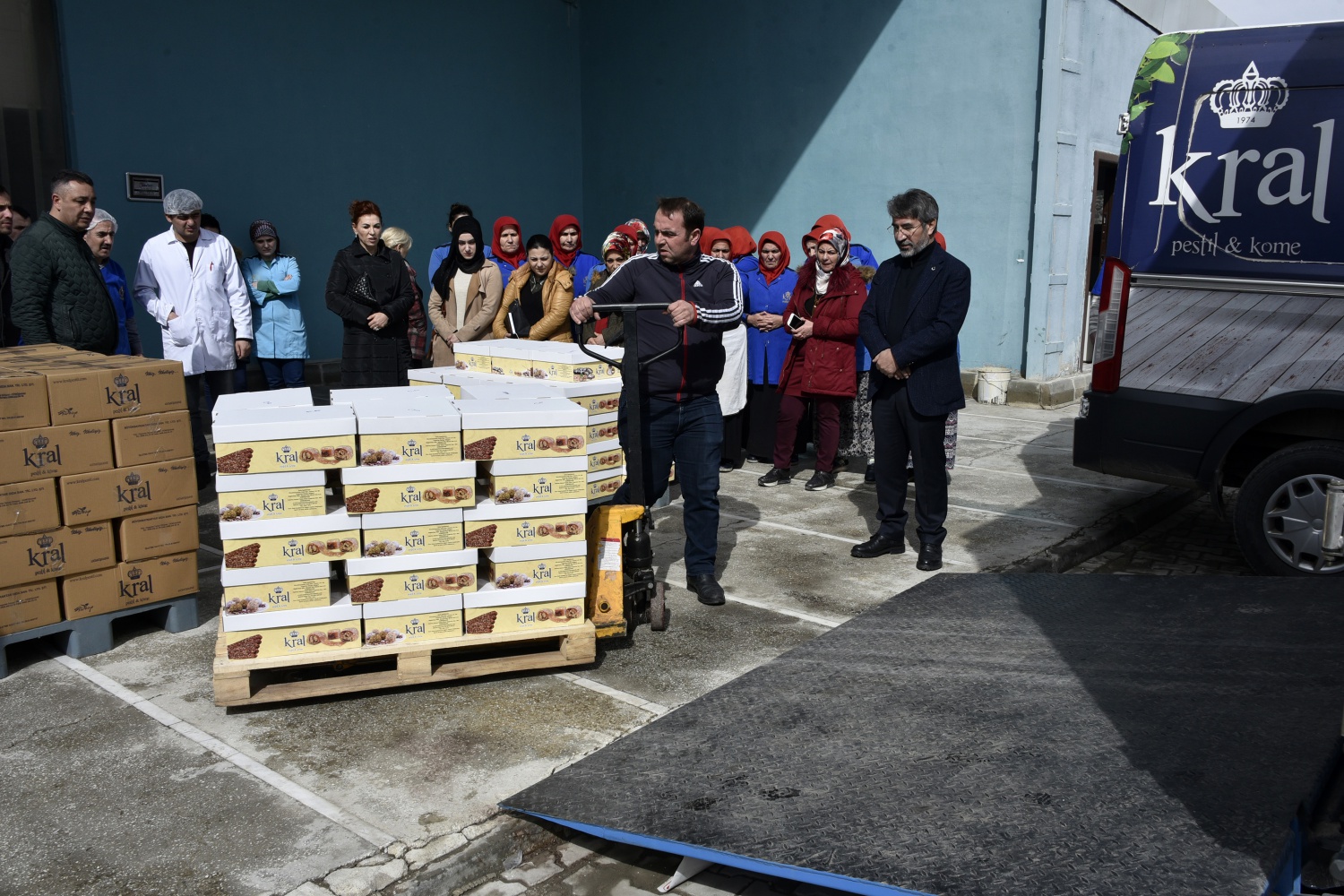 Varan’dan kınalı kuzulara doğal enerji kaynağı pestil ve köme 17