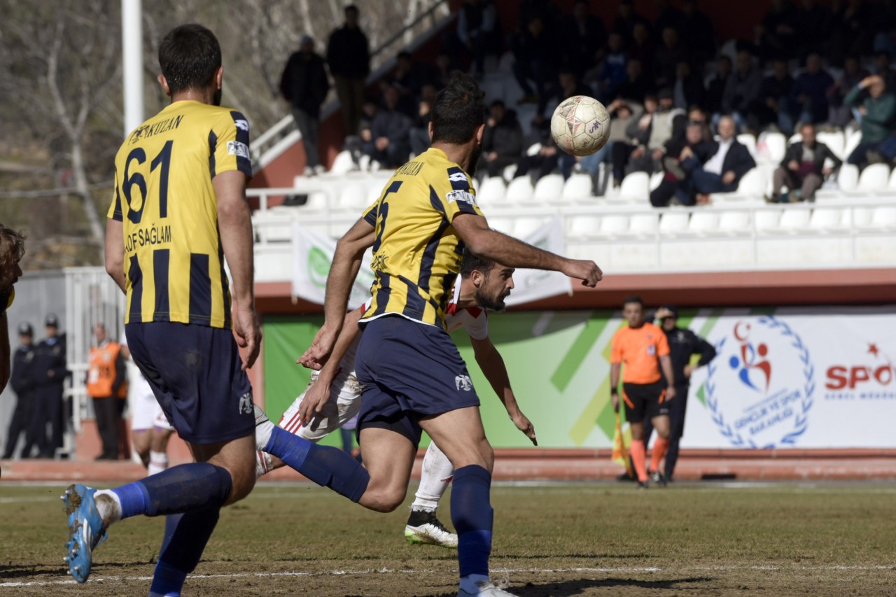 Gümüş evinde kral: 2-0 46