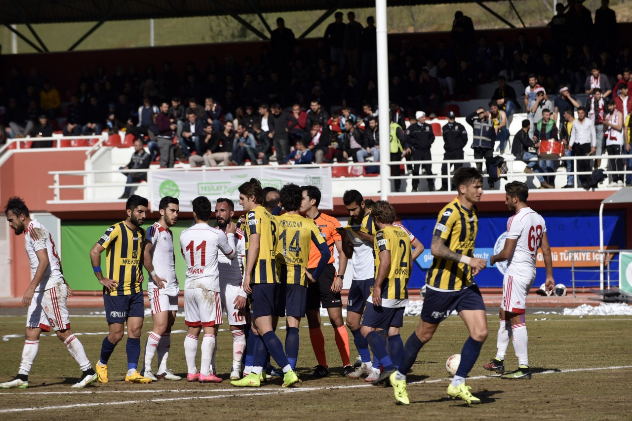Gümüş evinde kral: 2-0 47