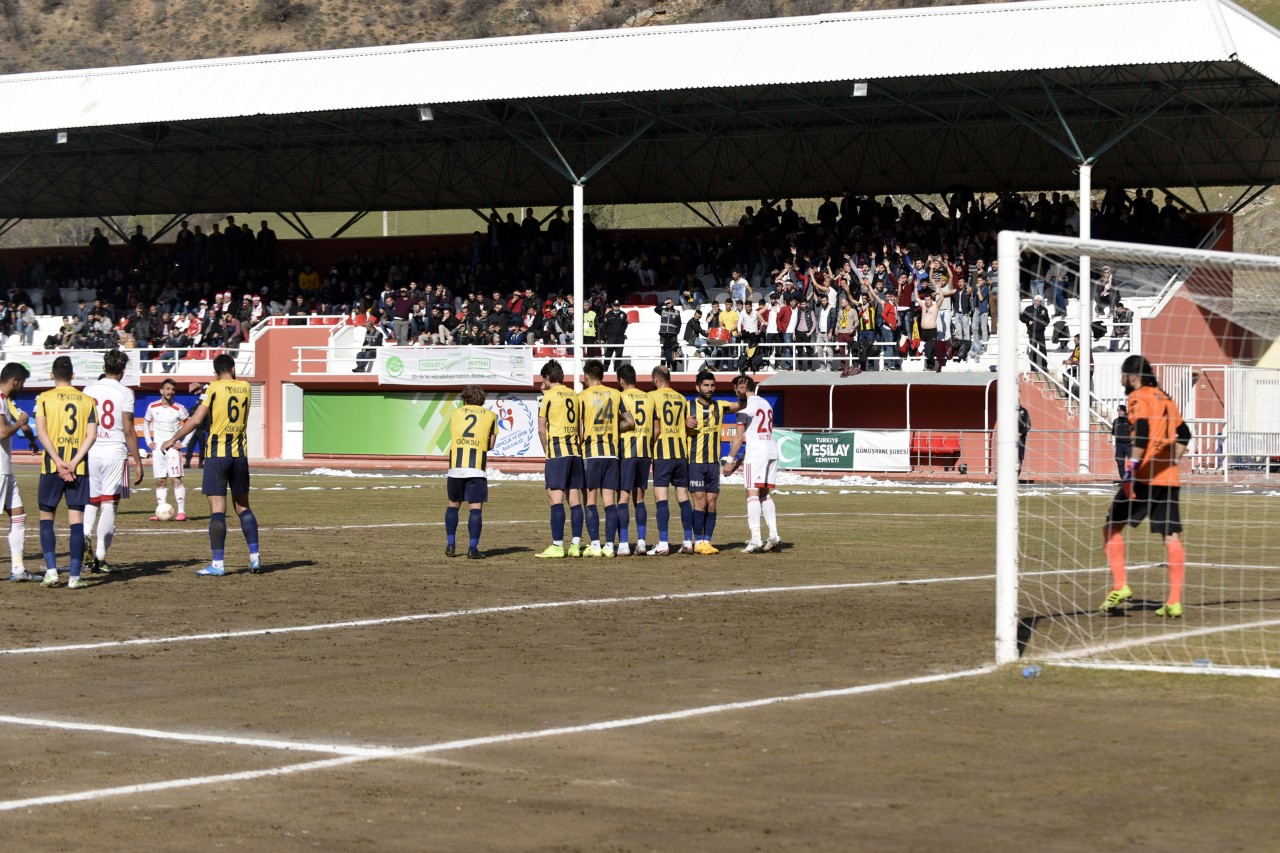 Gümüş evinde kral: 2-0 48