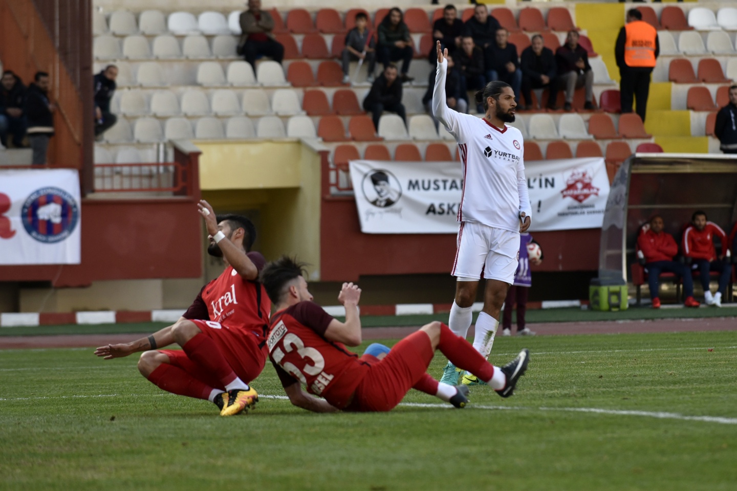Gümüş 3 puanı 3 golle aldı: 3-2 11