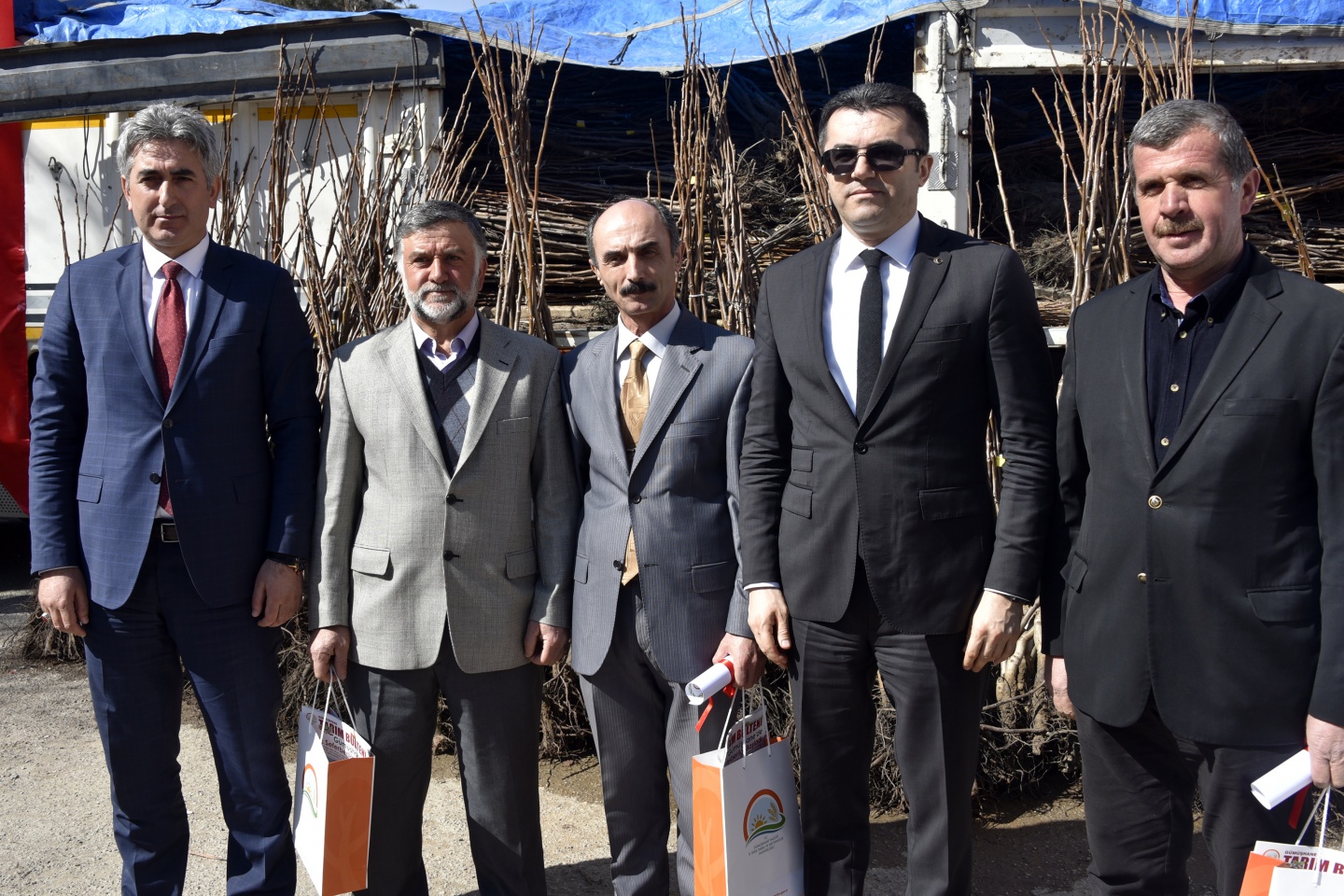 Gümüşhane’de 50 bin ceviz fidanının dağıtımına başlandı 15