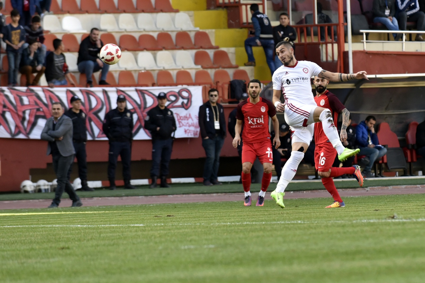 Gümüş 3 puanı 3 golle aldı: 3-2 12