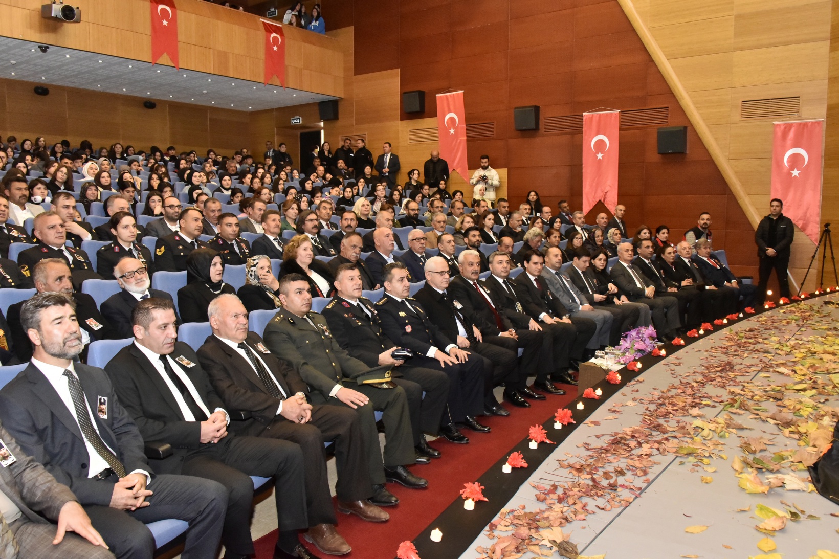 Gazi Mustafa Kemal Atatürk vefatının 85.yılında Gümüşhane’de anıldı 15