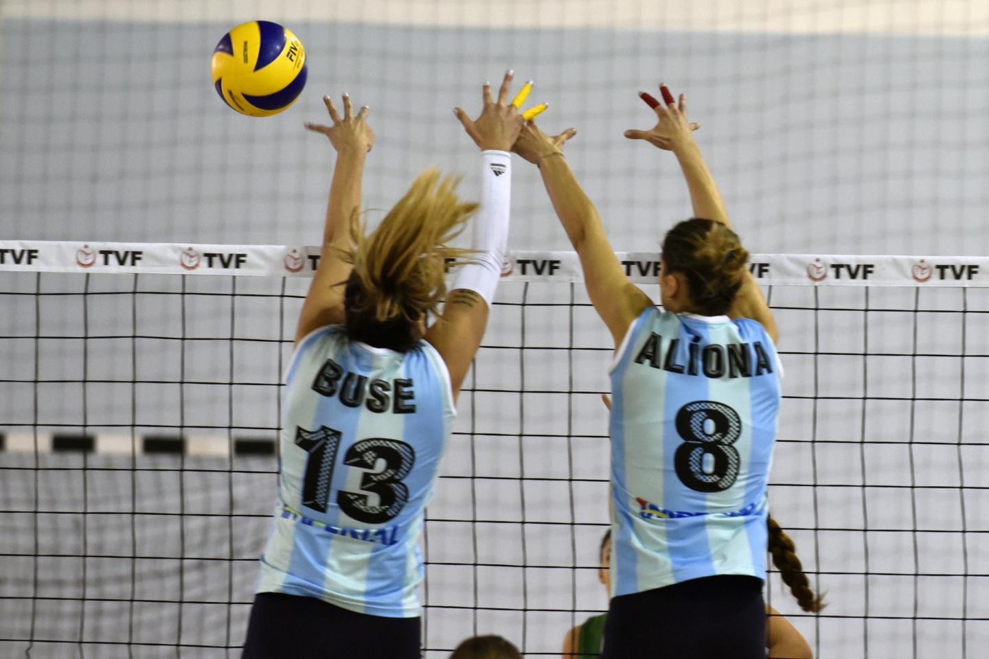 Gümüş Kızlar seriye devam dedi: 3-0 37