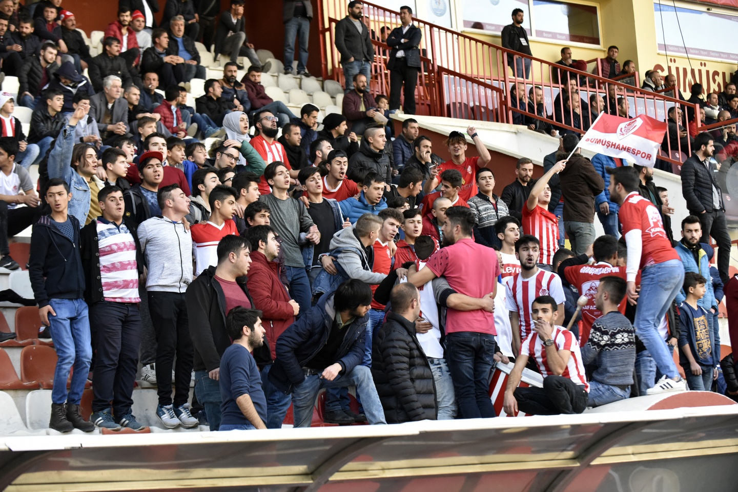Gümüş 3 puanı 3 golle aldı: 3-2 35