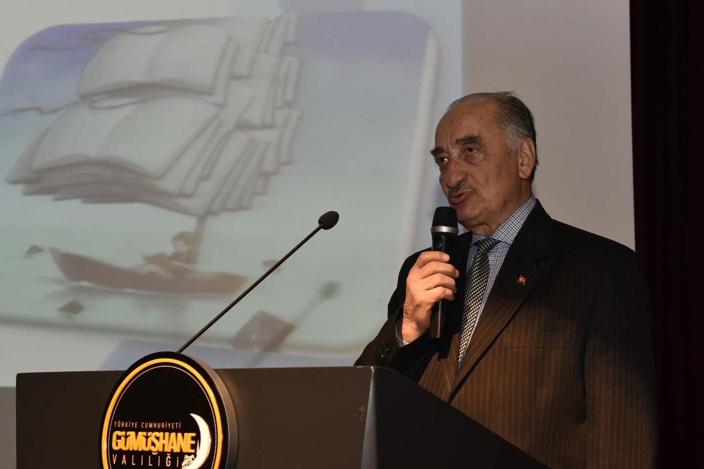 'Her insanın hayatını değiştiren bir kitap muhakkak vardır' 7