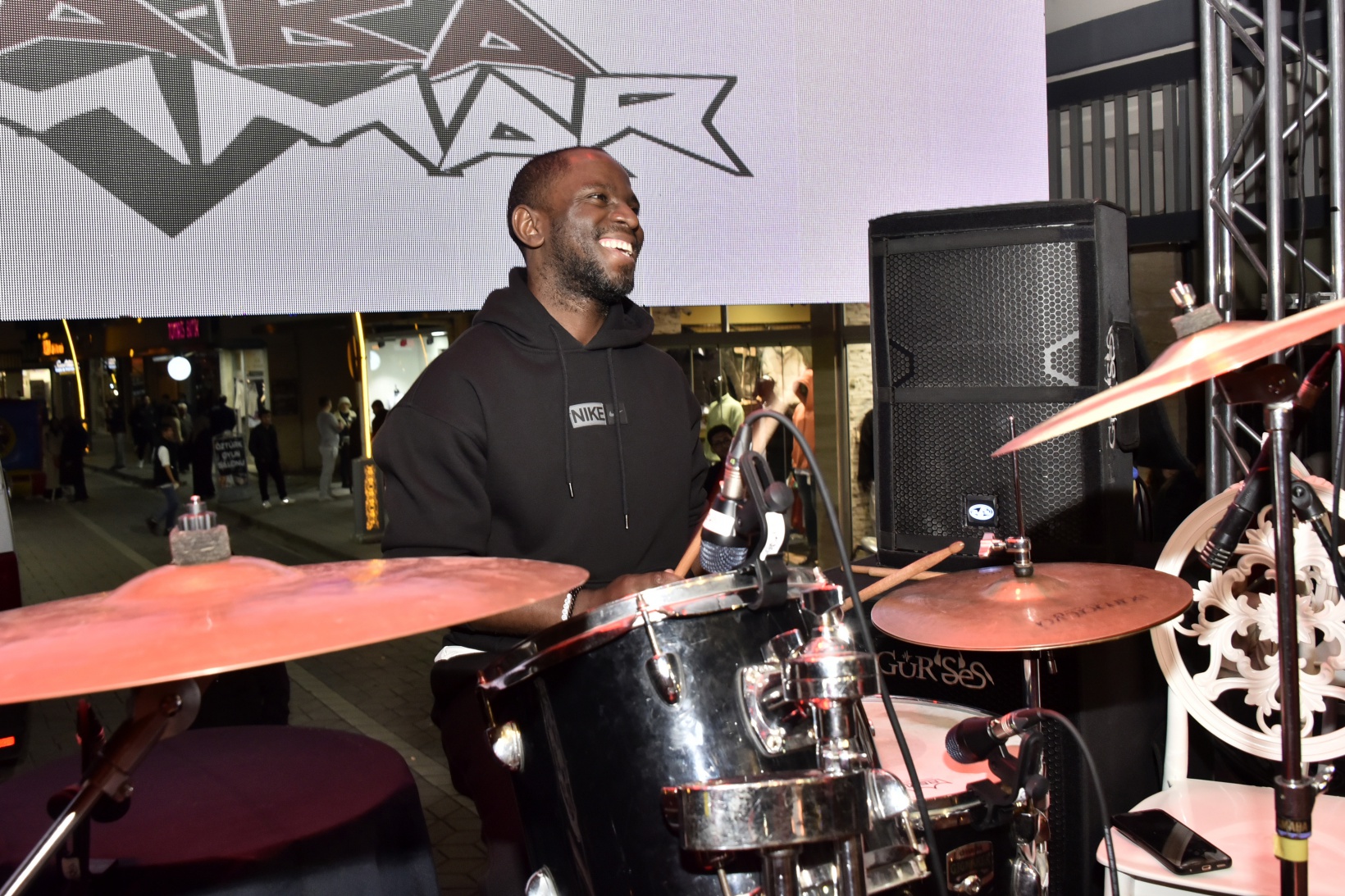 Festivalde ilk gün konserleri tamamlandı 16