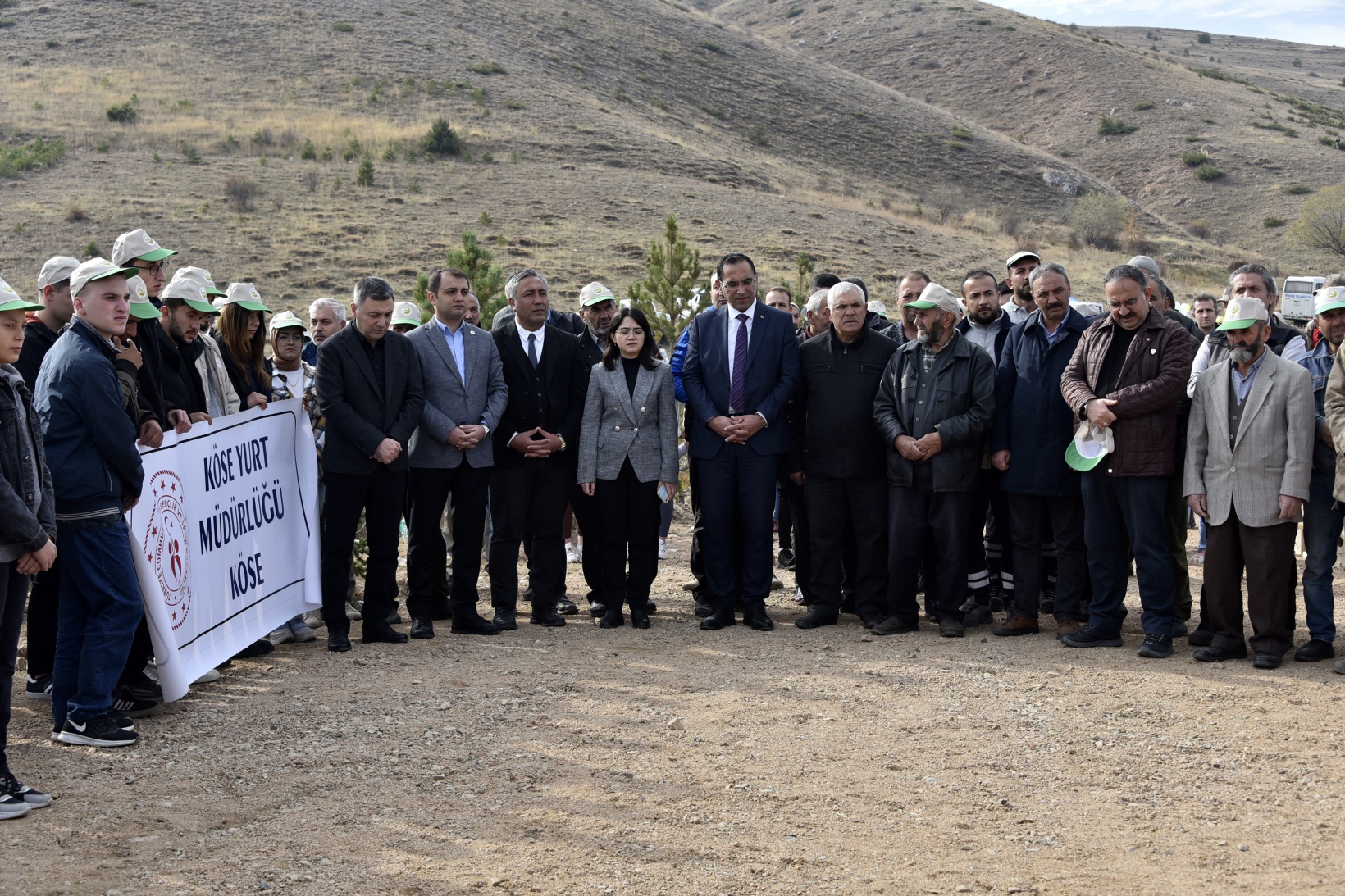 Ömer Dede için 2 bin 23 fidan toprakla buluştu 34