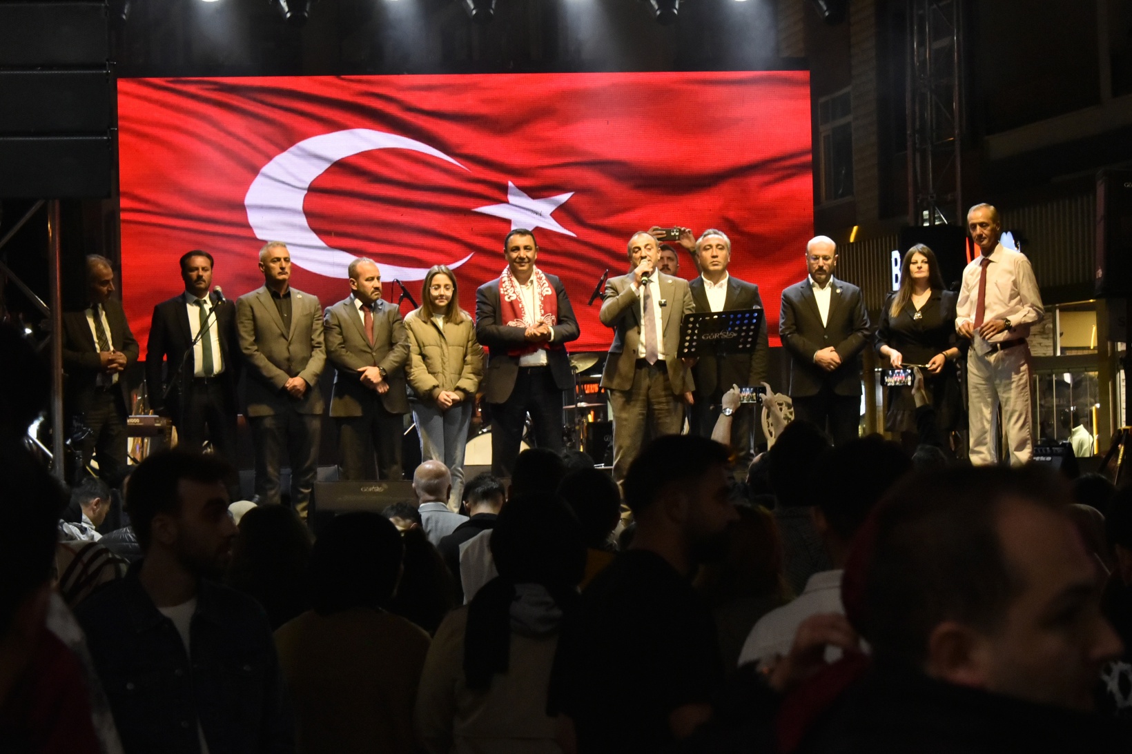 Festivalde ilk gün konserleri tamamlandı 18