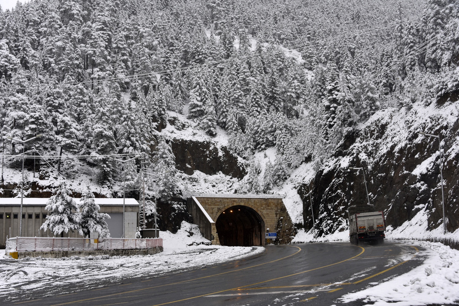 Zigana Dağı 26 Ekim'de beyaz gelinliğini giydi 3