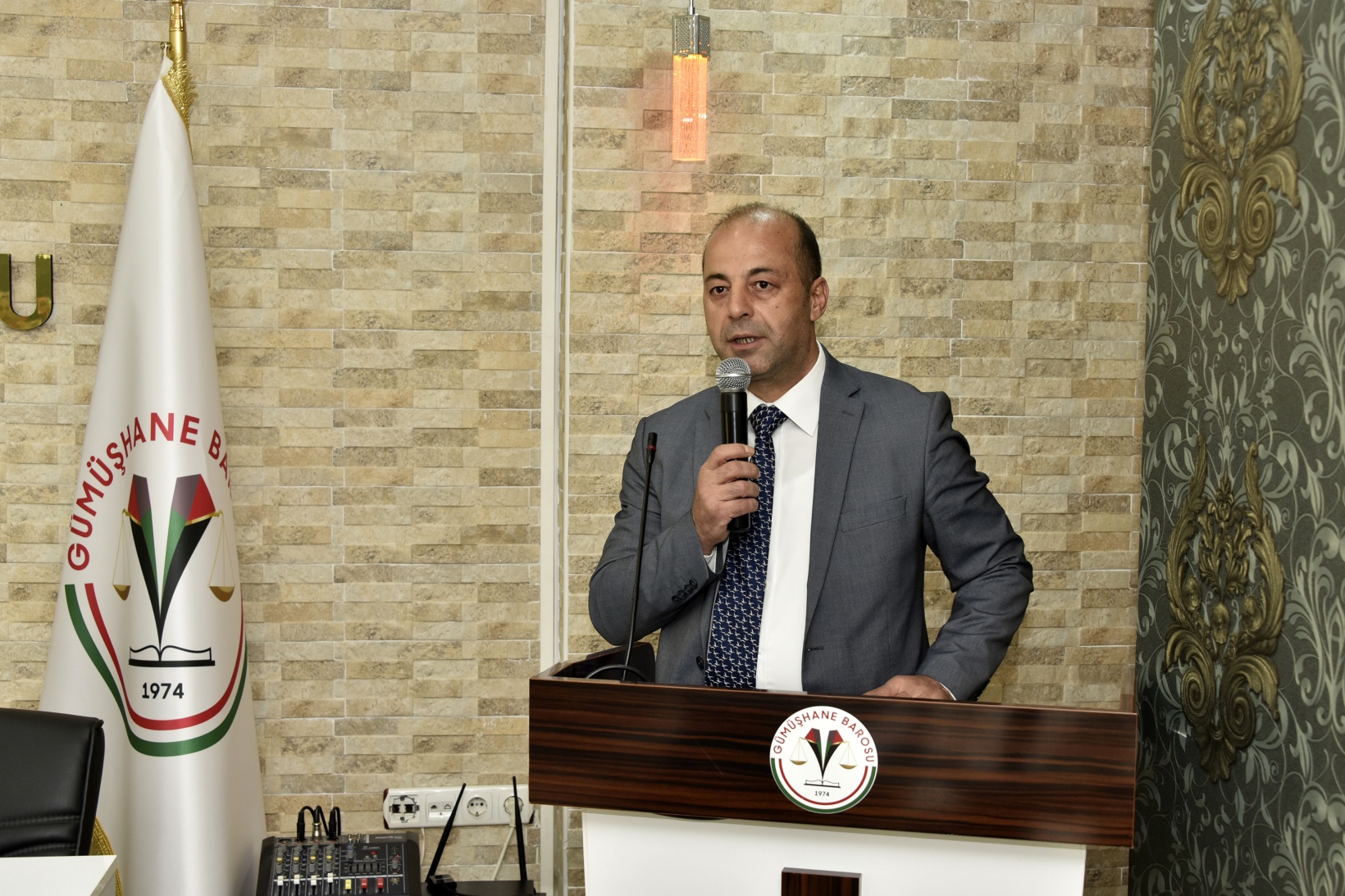 Baro Başkanı Metin Aslan güven tazeledi 21