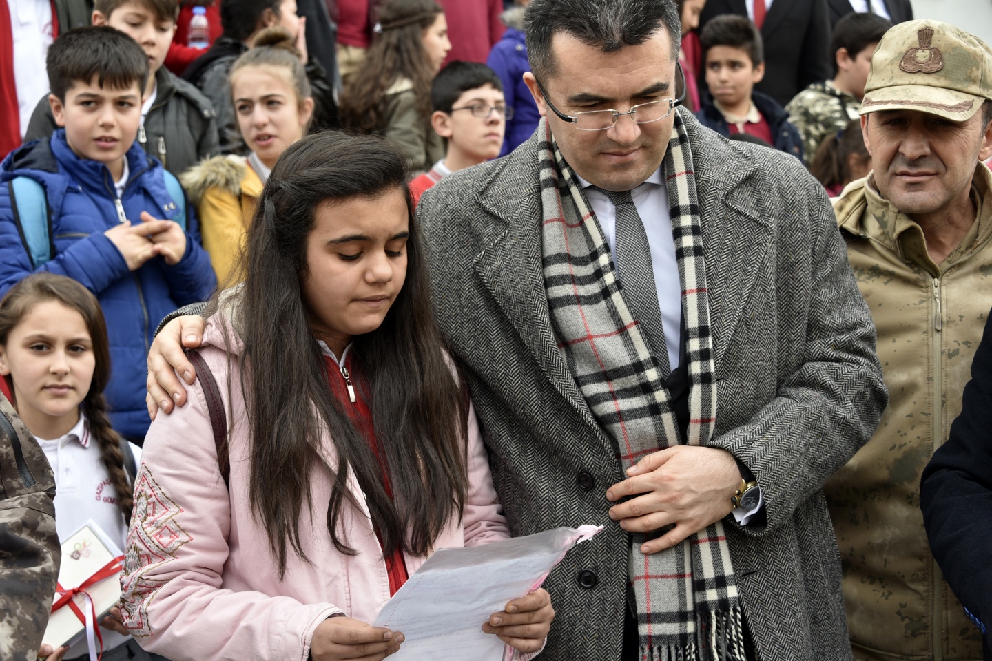 Asker ve polis abilerine mektup yazdılar, resim yaptılar 10