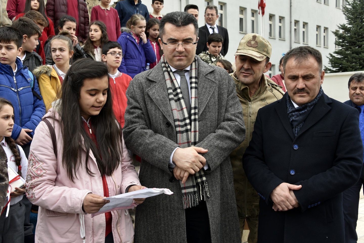 Asker ve polis abilerine mektup yazdılar, resim yaptılar 15