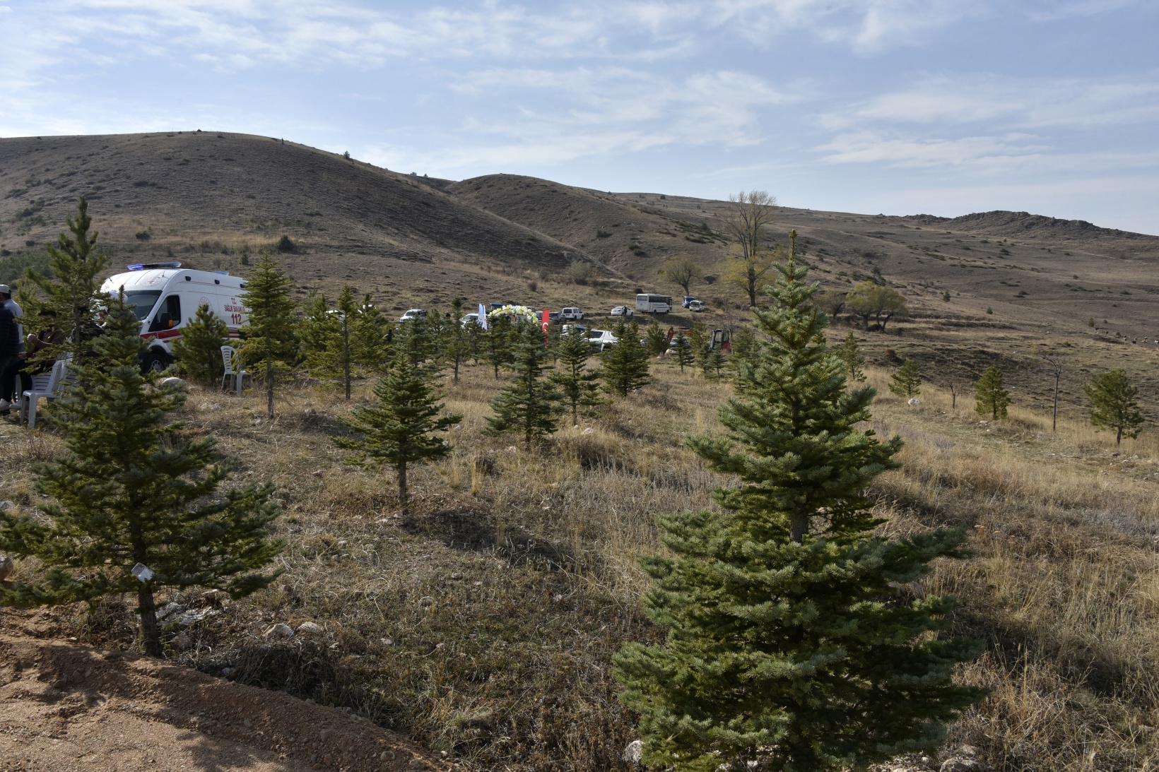 Ömer Dede için 2 bin 23 fidan toprakla buluştu 41