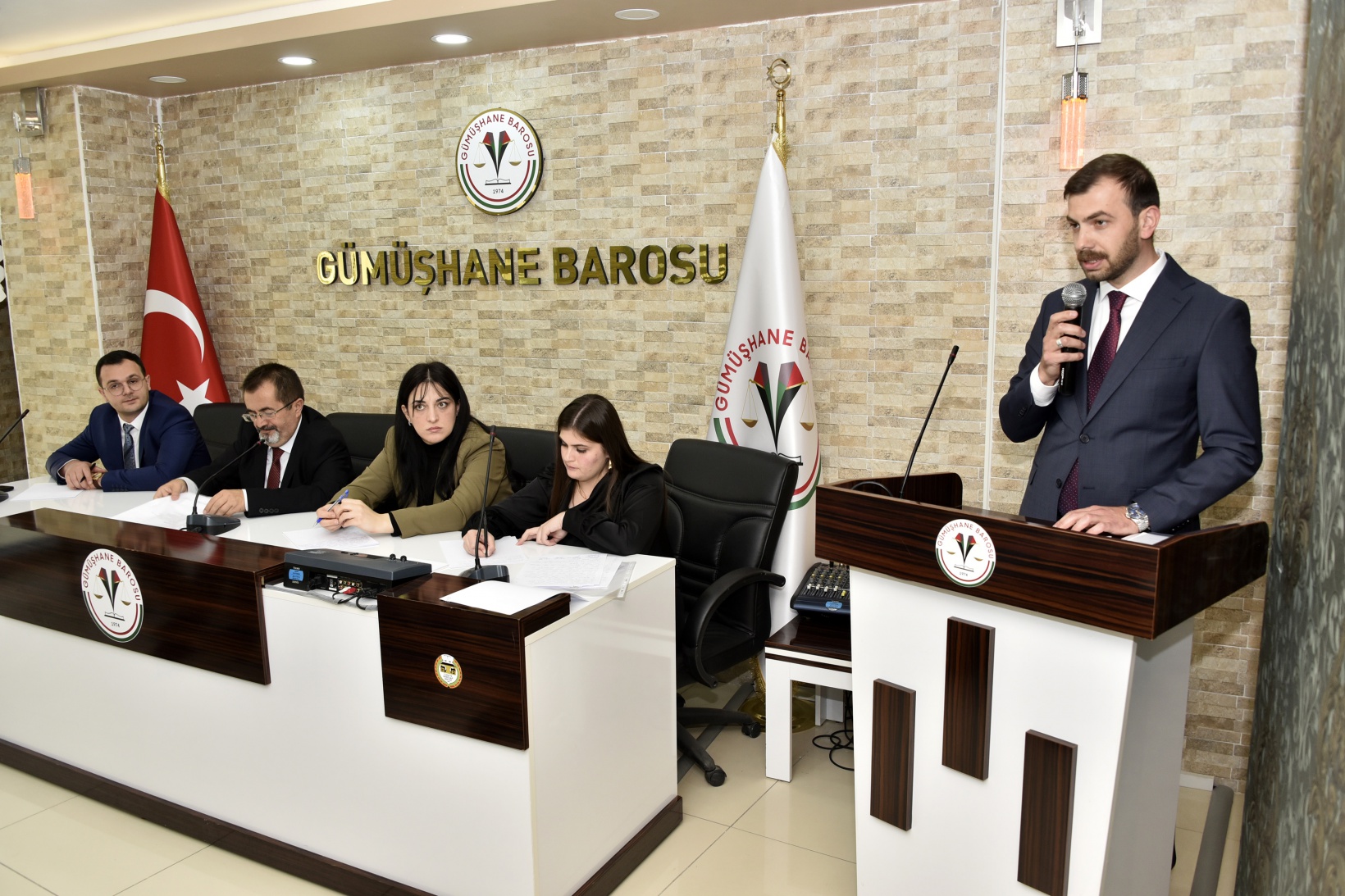 Baro Başkanı Metin Aslan güven tazeledi 7