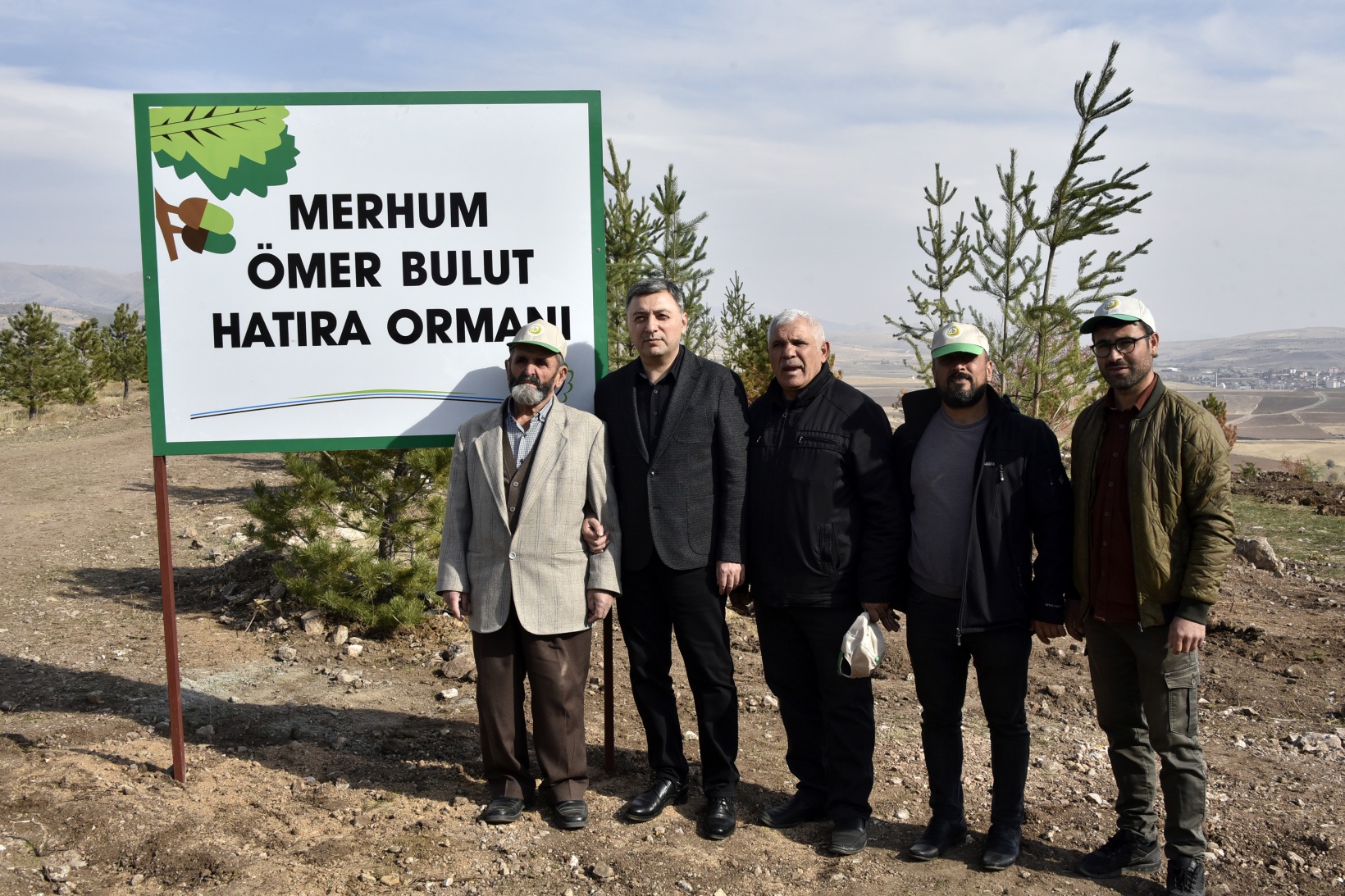 Ömer Dede için 2 bin 23 fidan toprakla buluştu 16