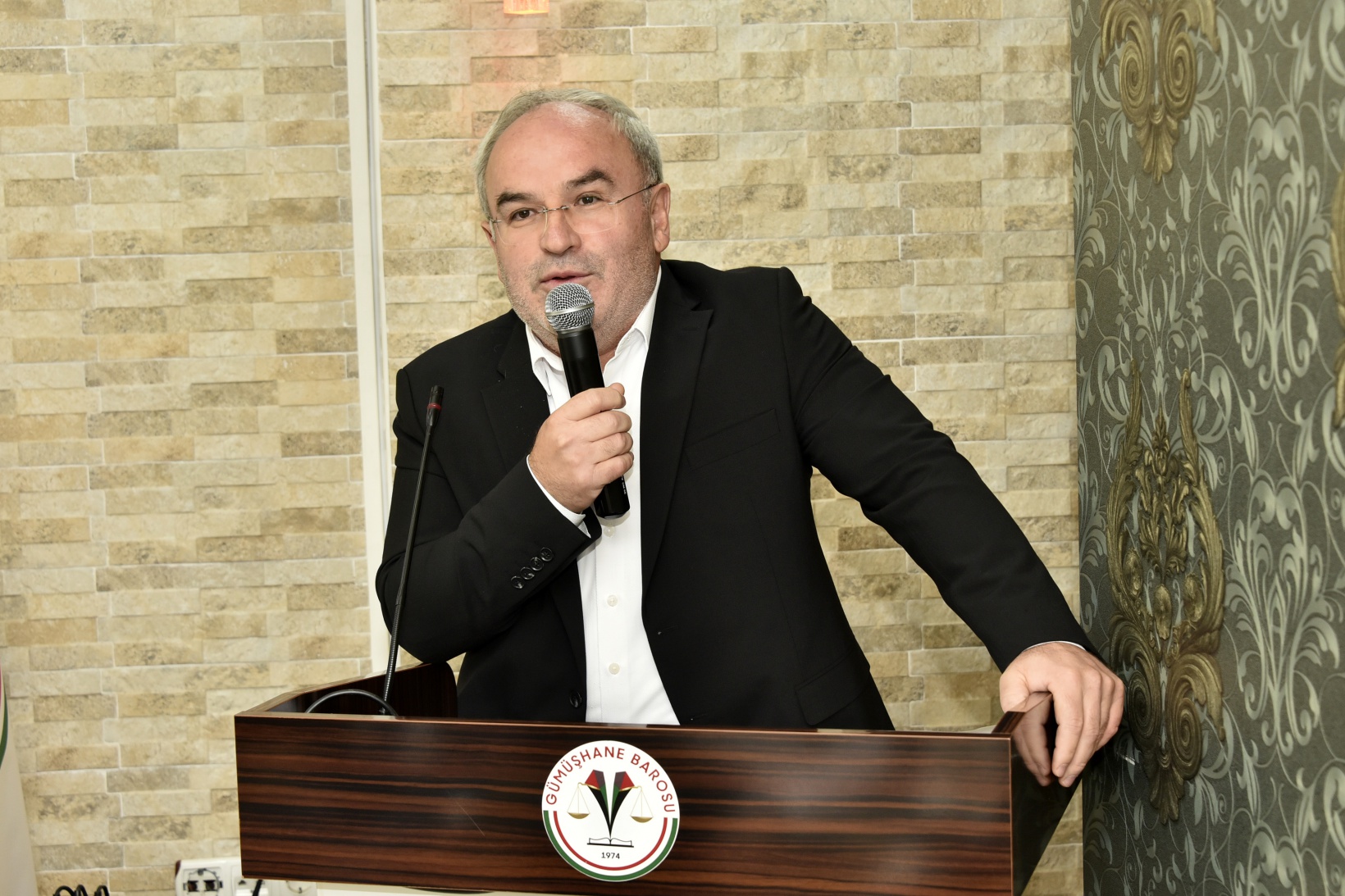 Baro Başkanı Metin Aslan güven tazeledi 9