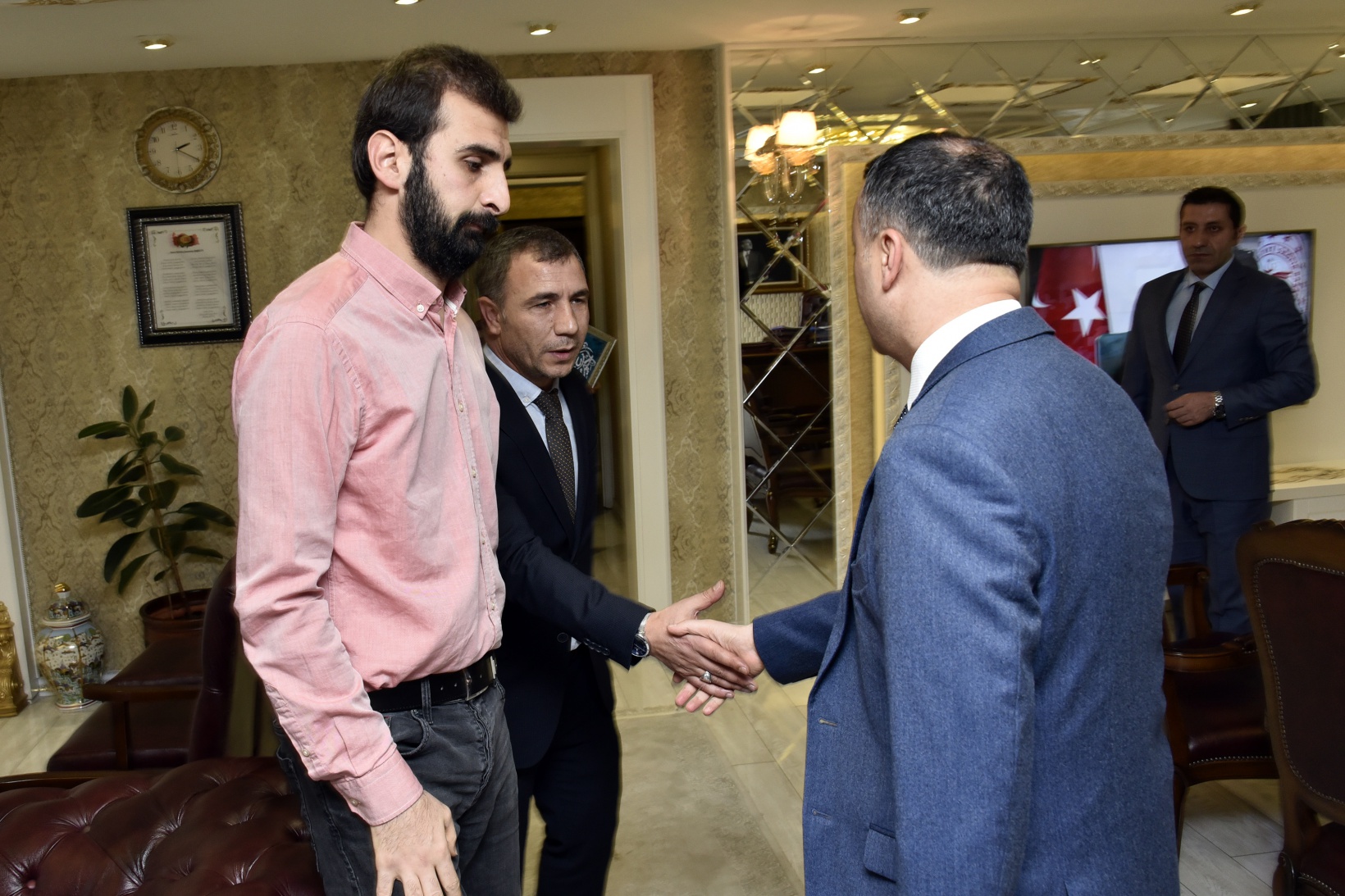 Vali Taşbilek duyarlı gençlere teşekkür etti 1